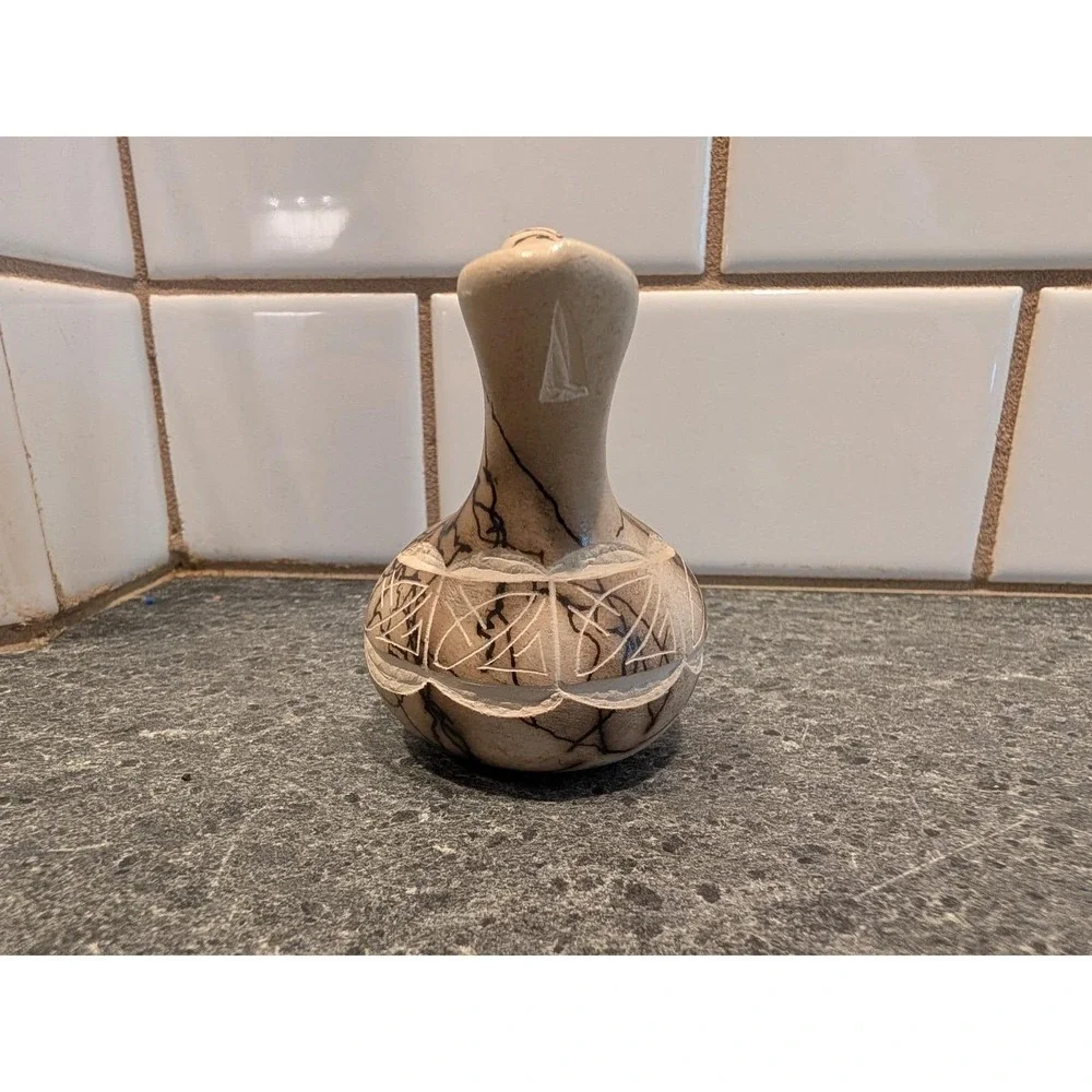 MINI 3in Native Navajo Signed T Vail Horse Hair Incised Pottery‎ Wedding Vase